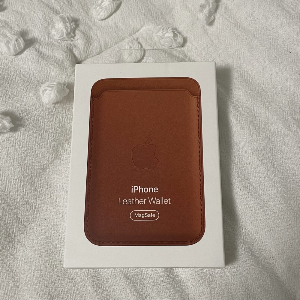 Saddle Brown iPhone Leather Wallet (MagSafe)